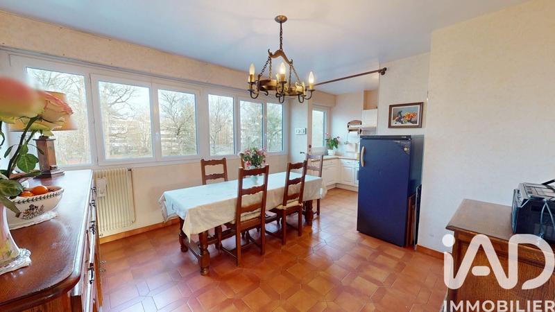 Appartement - 120 m² - 6 pièces