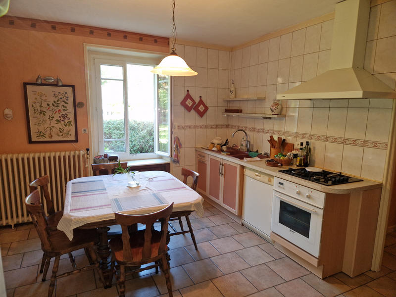 Maison - 186 m² - 8 pièces