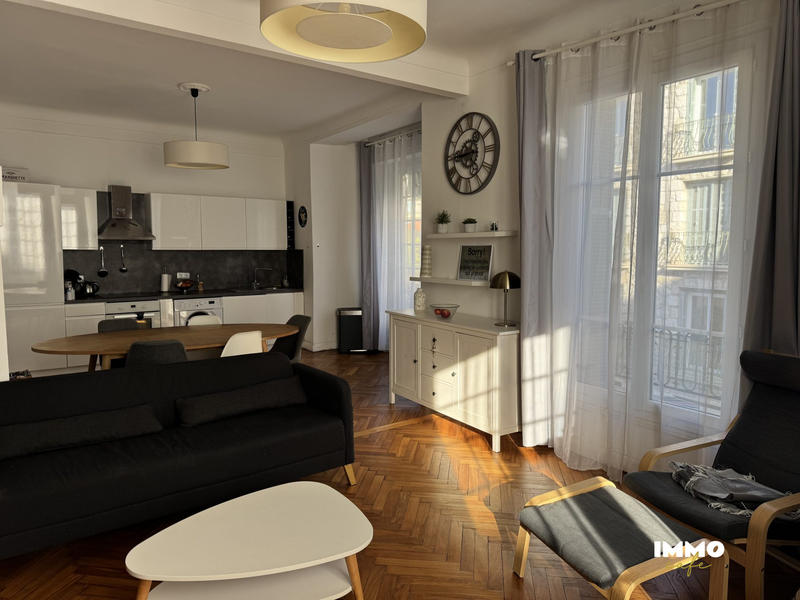 Appartement - 80 m² - 3 pièces