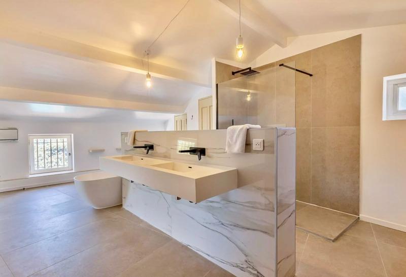 Maison de village - 598 m² - 9 pièces