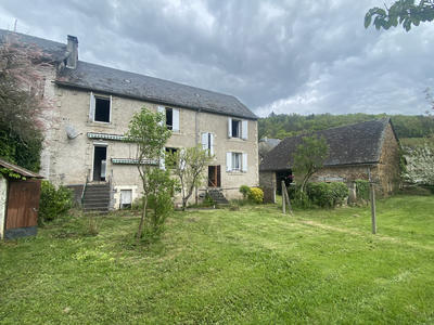 Maison - 204 m² - 9 pièces