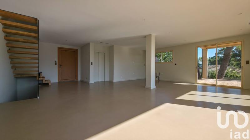 Maison - 198 m² - 5 pièces