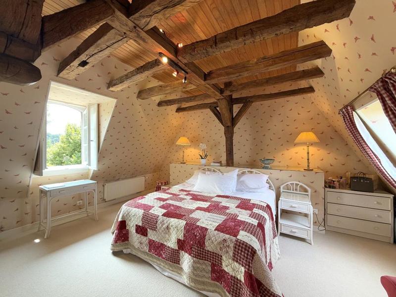 Maison - 243 m² - 6 pièces