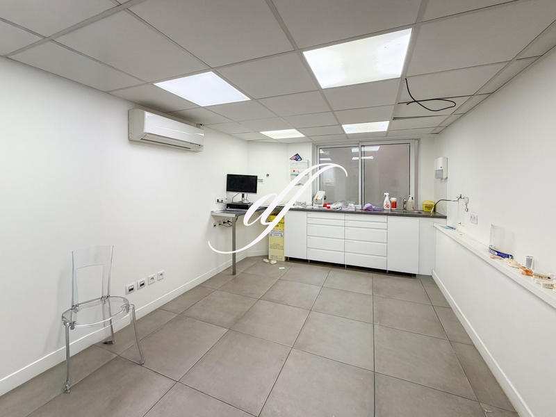 Local commercial - 125 m²