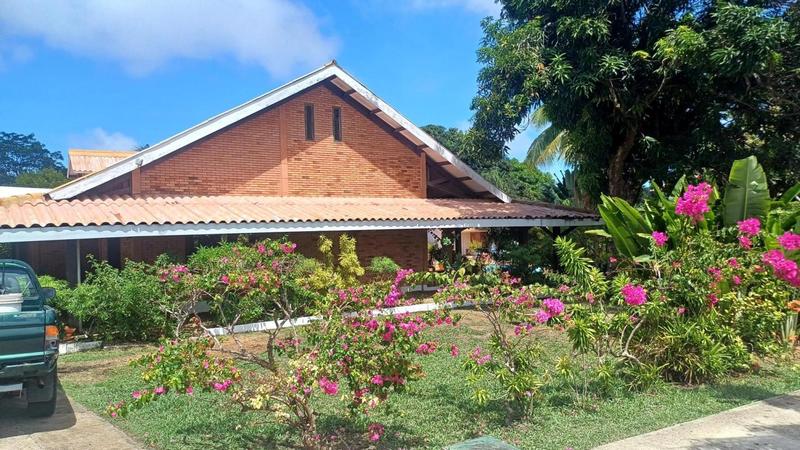 Maison - 350 m² - 6 pièces