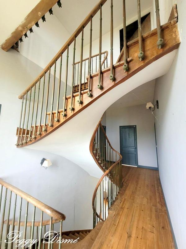 Propriété - 470 m² - 14 pièces