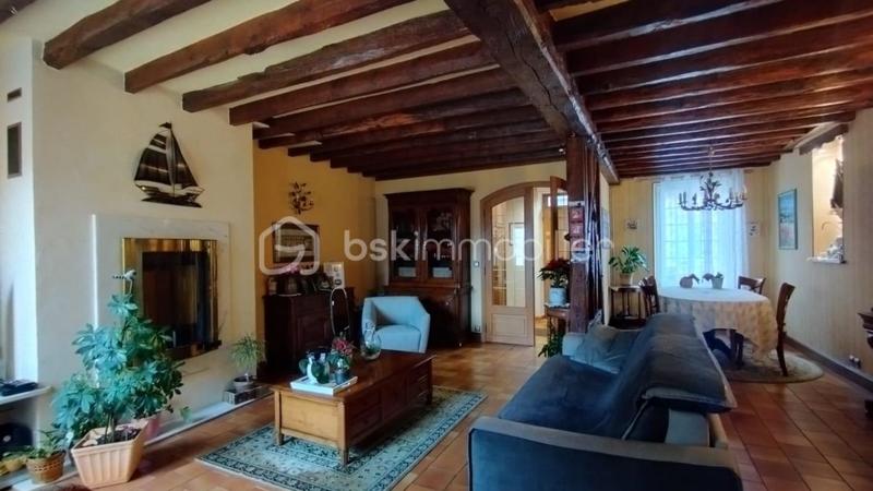 Demeure - 228 m² - 8 pièces