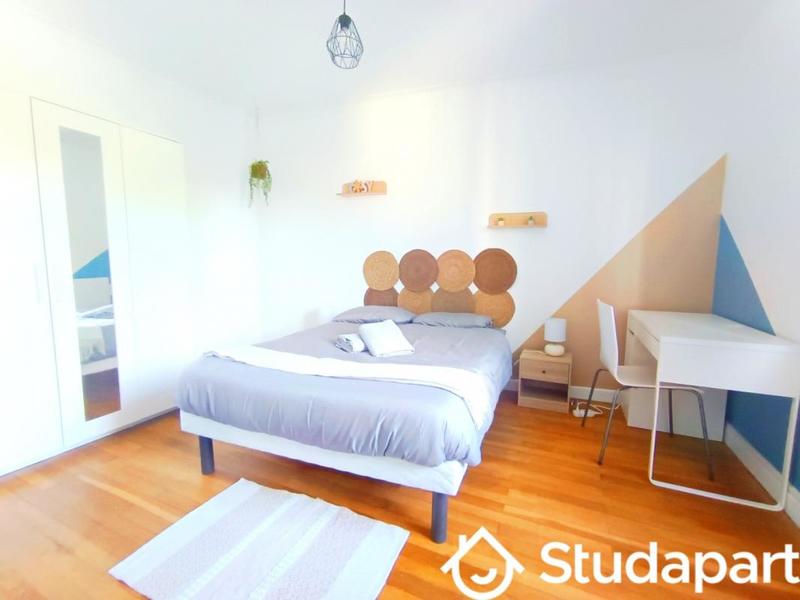 Chambre - 12 m² - 1 pièce