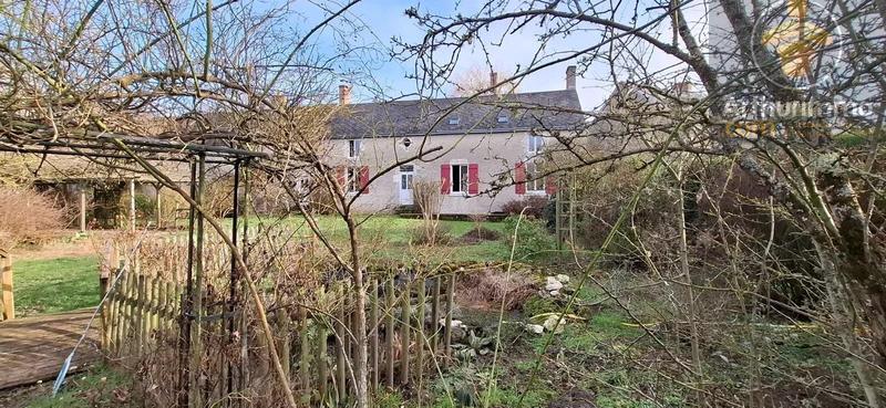 Maison - 273 m² - 8 pièces