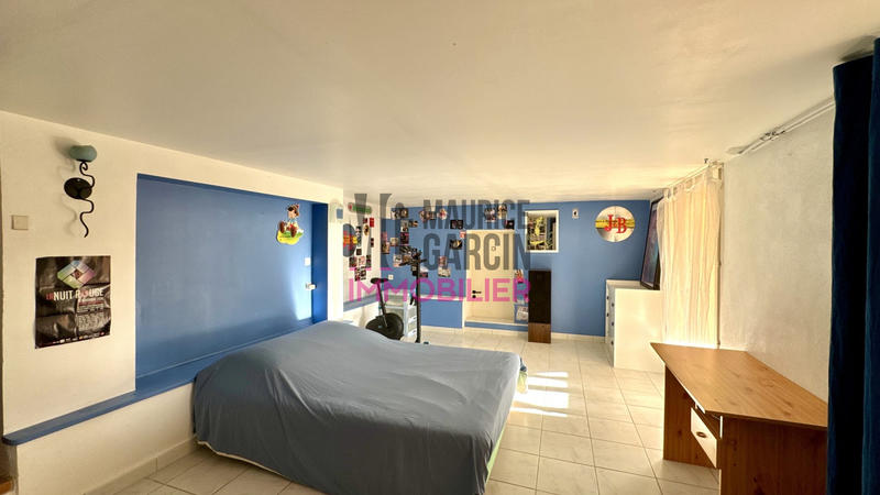 Maison - 233 m² - 5 pièces