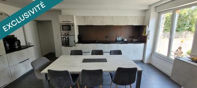 Maison - 150 m² - 8 pièces