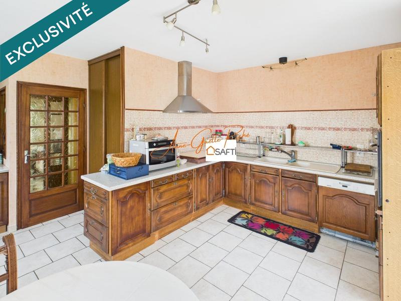 Maison - 255 m² - 9 pièces