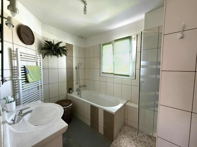 Maison - 140 m² - 5 pièces