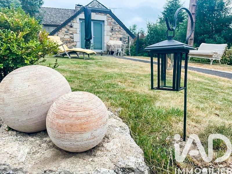 Maison - 596 m² - 18 pièces