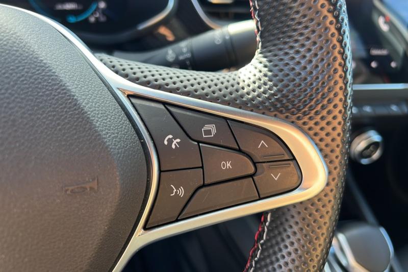 Renault Arkana 145 E-Tech Rs Line