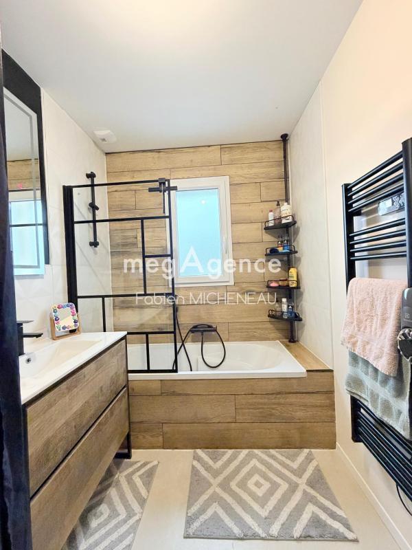 Maison - 97 m² - 6 pièces