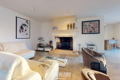 Maison - 296 m² - 7 pièces