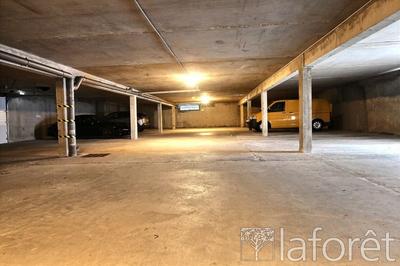 Parking / Garage - 9 m²
