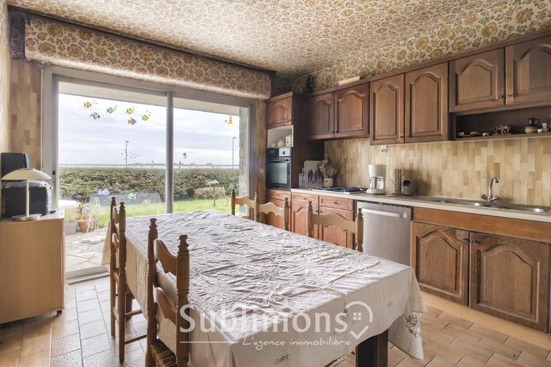 Maison - 220 m² - 9 pièces