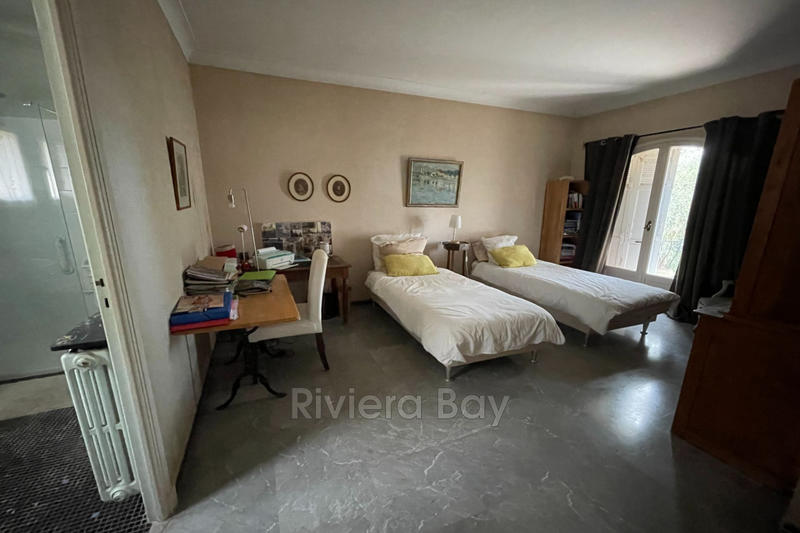 Villa - 338 m² - 7 pièces