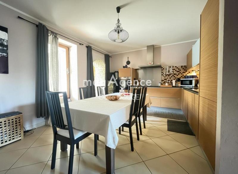 Maison - 213 m² - 6 pièces