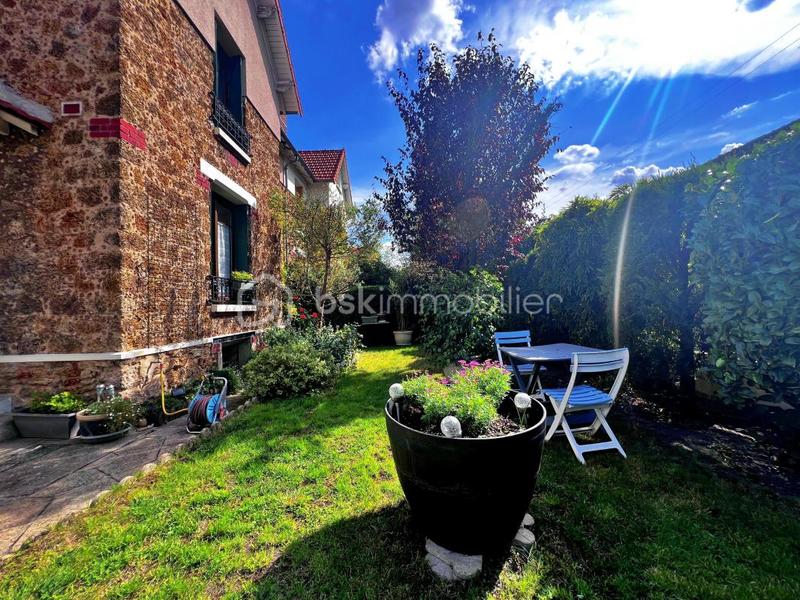 Maison - 93 m² - 4 pièces