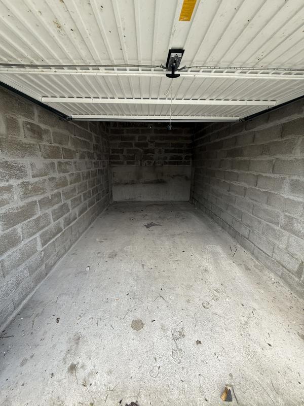 Parking / Garage - 14 m²