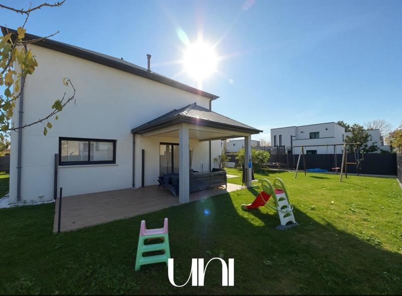 Maison - 141 m² - 5 pièces