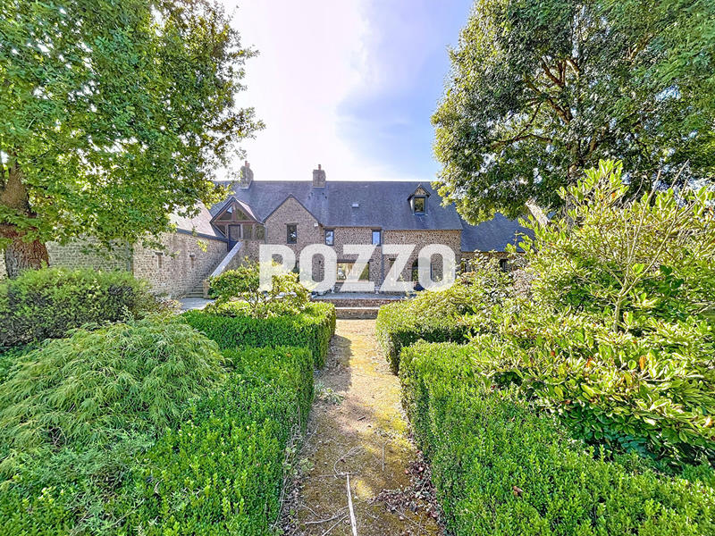 Maison - 676 m² - 17 pièces