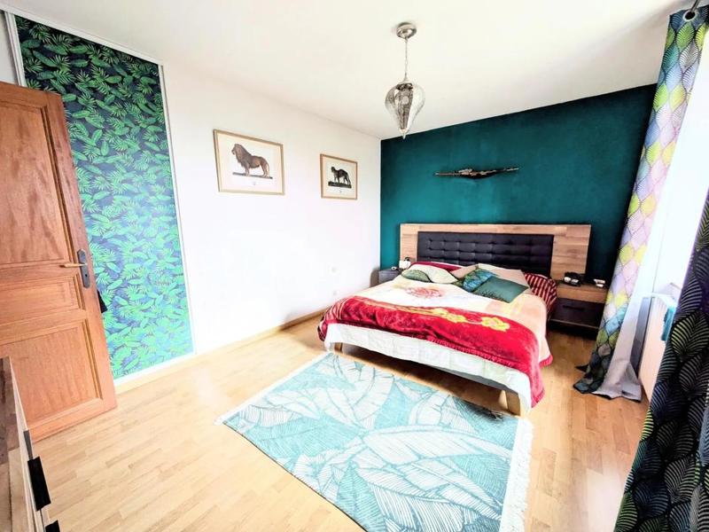 Maison - 205 m² - 7 pièces