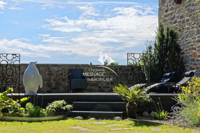 Maison - 236 m² - 8 pièces