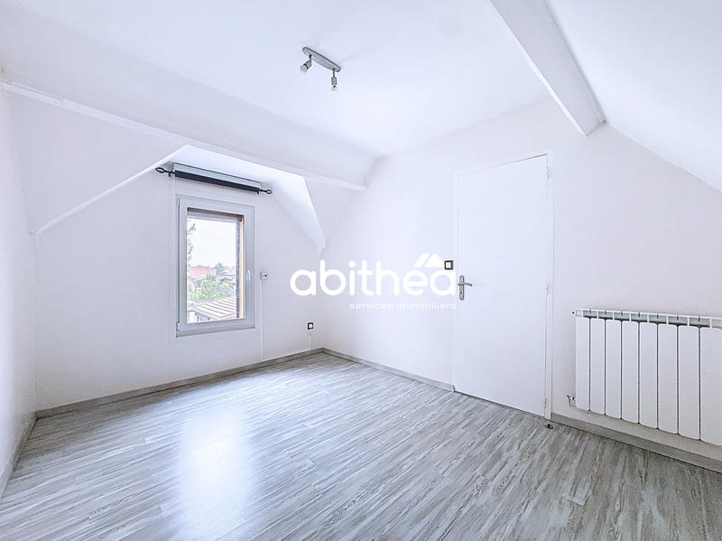 Maison - 181 m² - 7 pièces