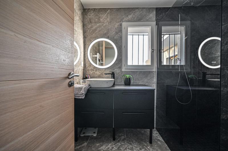 Maison contemporaine - 199 m² - 6 pièces