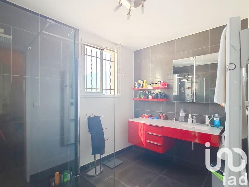 Maison - 220 m² - 8 pièces