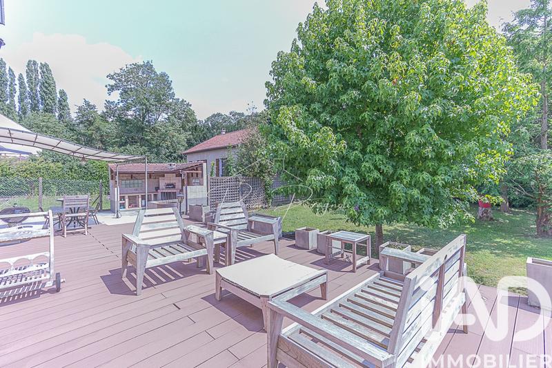 Maison - 185 m² - 10 pièces