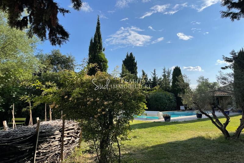 Maison - 256 m² - 8 pièces