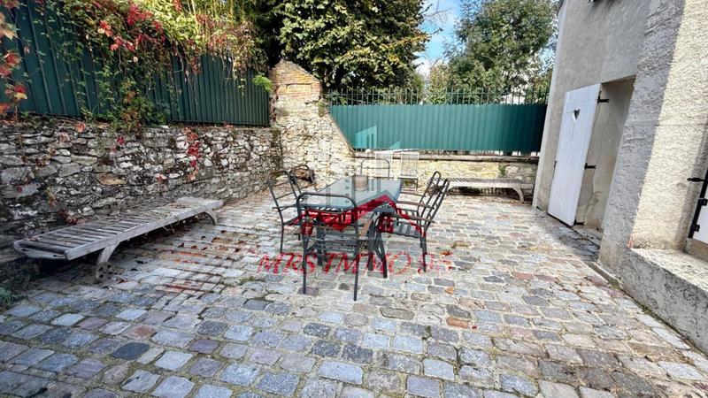 Demeure - 220 m² - 8 pièces