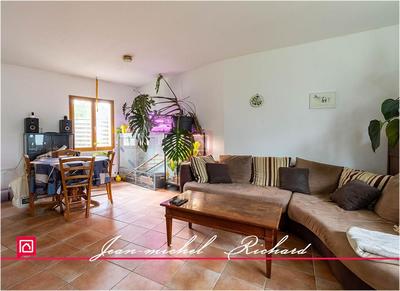 Maison - 221 m² - 9 pièces