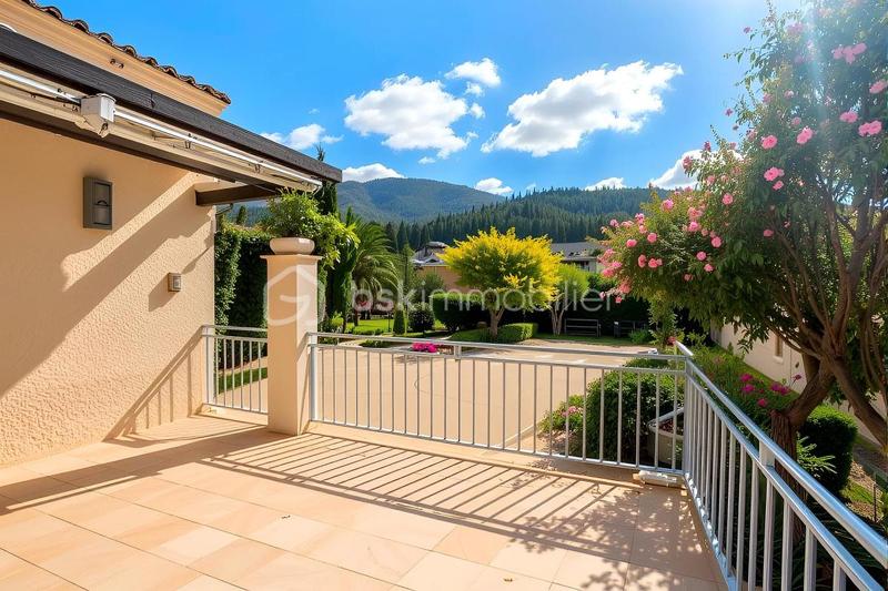 Maison traditionnelle - 104 m² - 5 pièces