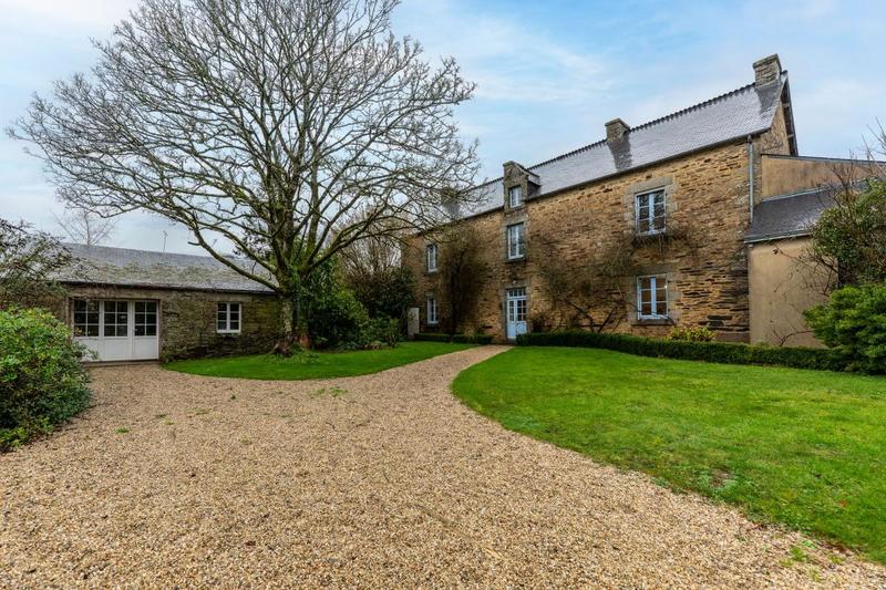 Maison - 225 m² - 6 pièces