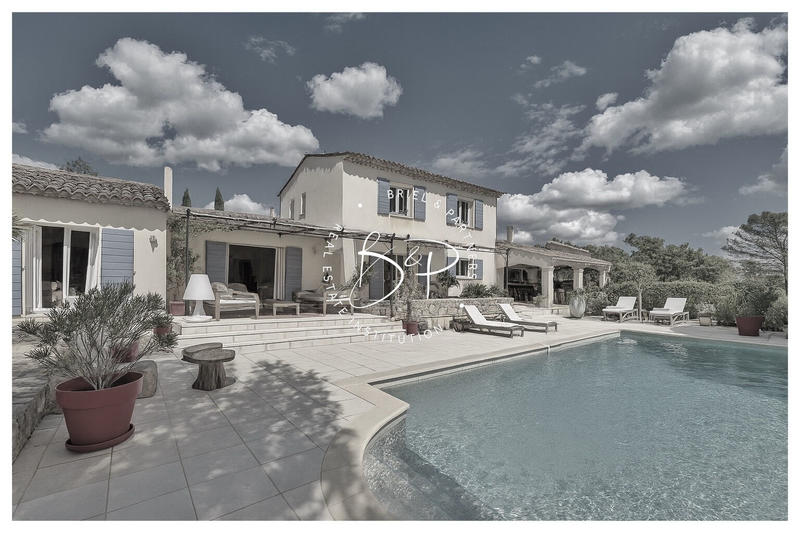 Maison - 172 m² - 8 pièces