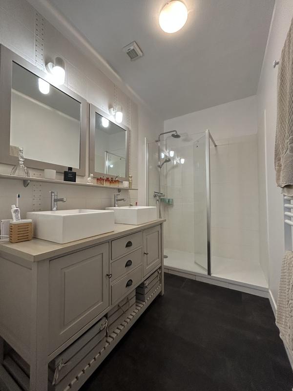 Maison - 205 m² - 7 pièces