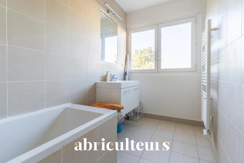 Appartement ancien - 64 m² - 3 pièces