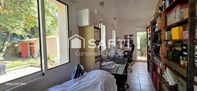 Maison - 215 m² - 10 pièces