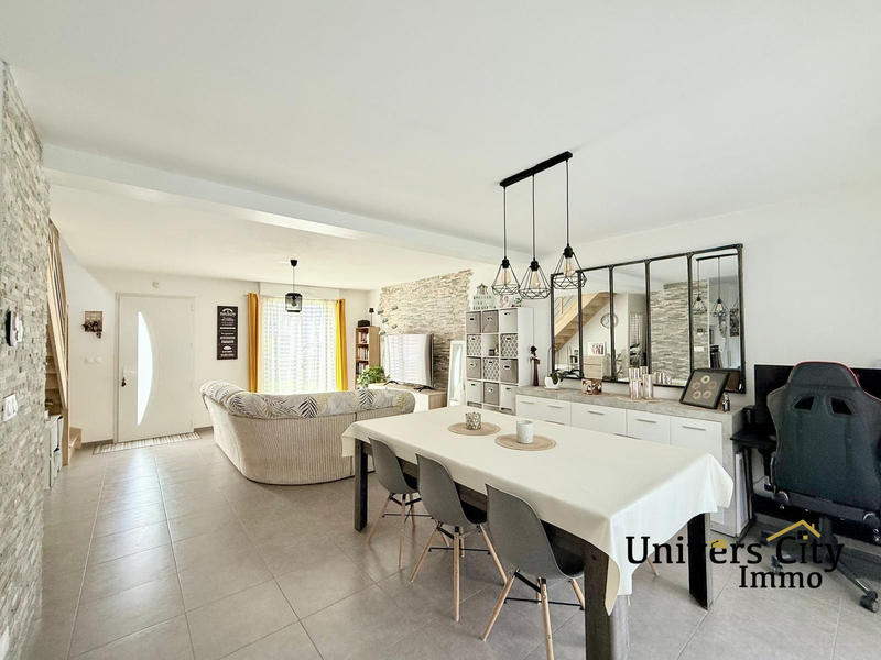 Maison - 103 m² - 6 pièces