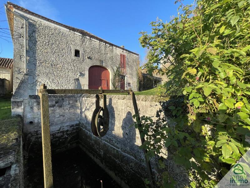 Maison - 255 m² - 1 pièce