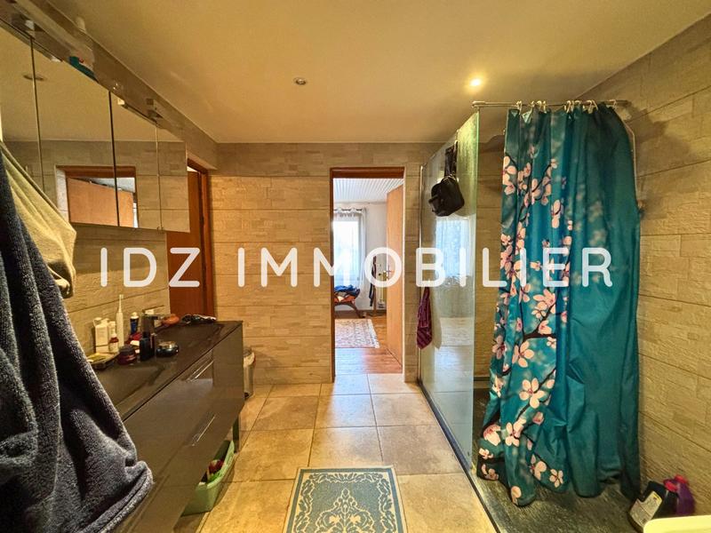 Maison - 167 m² - 8 pièces