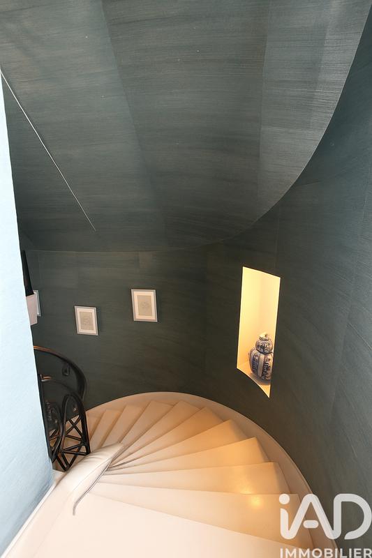 Maison - 468 m² - 12 pièces