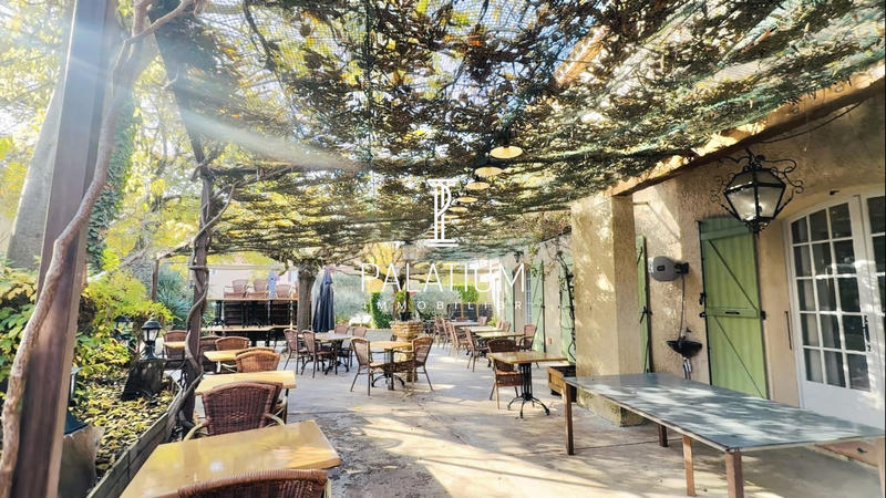 Fonds de commerce - 300 m²