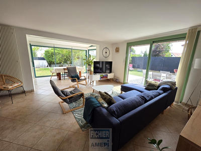 Maison - 210 m² - 8 pièces